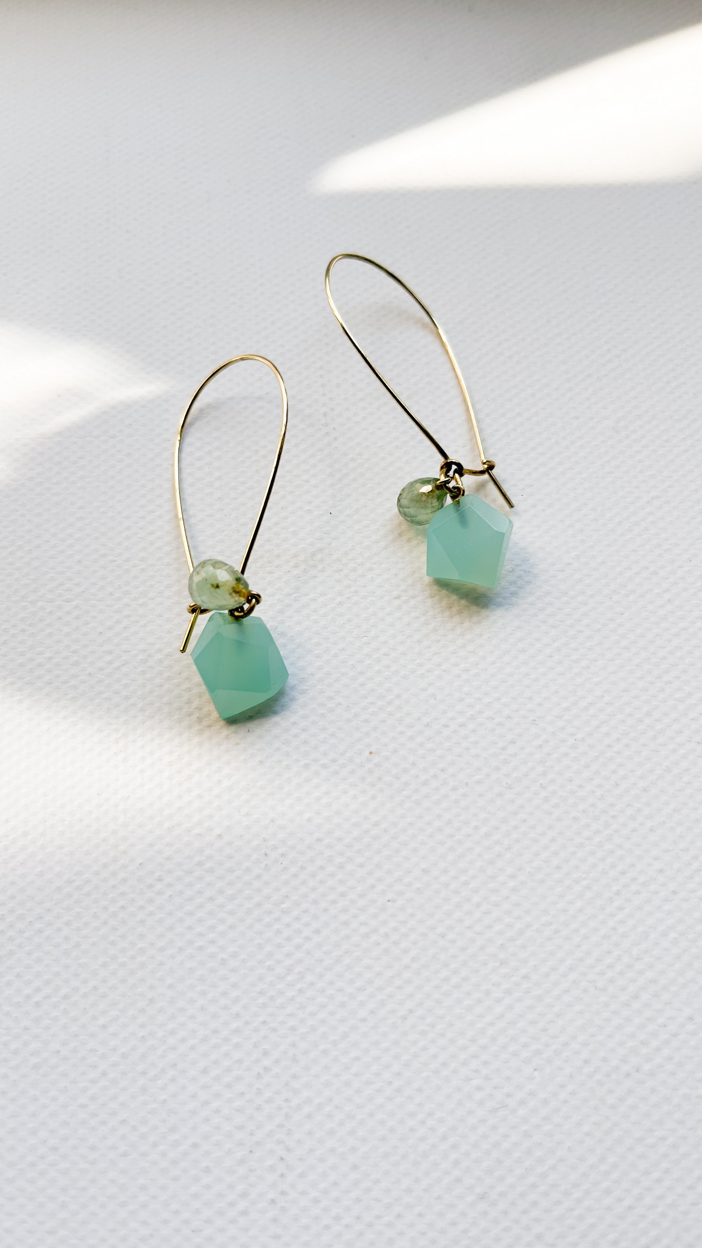 MIMI CHALCEDON & PREHNIT